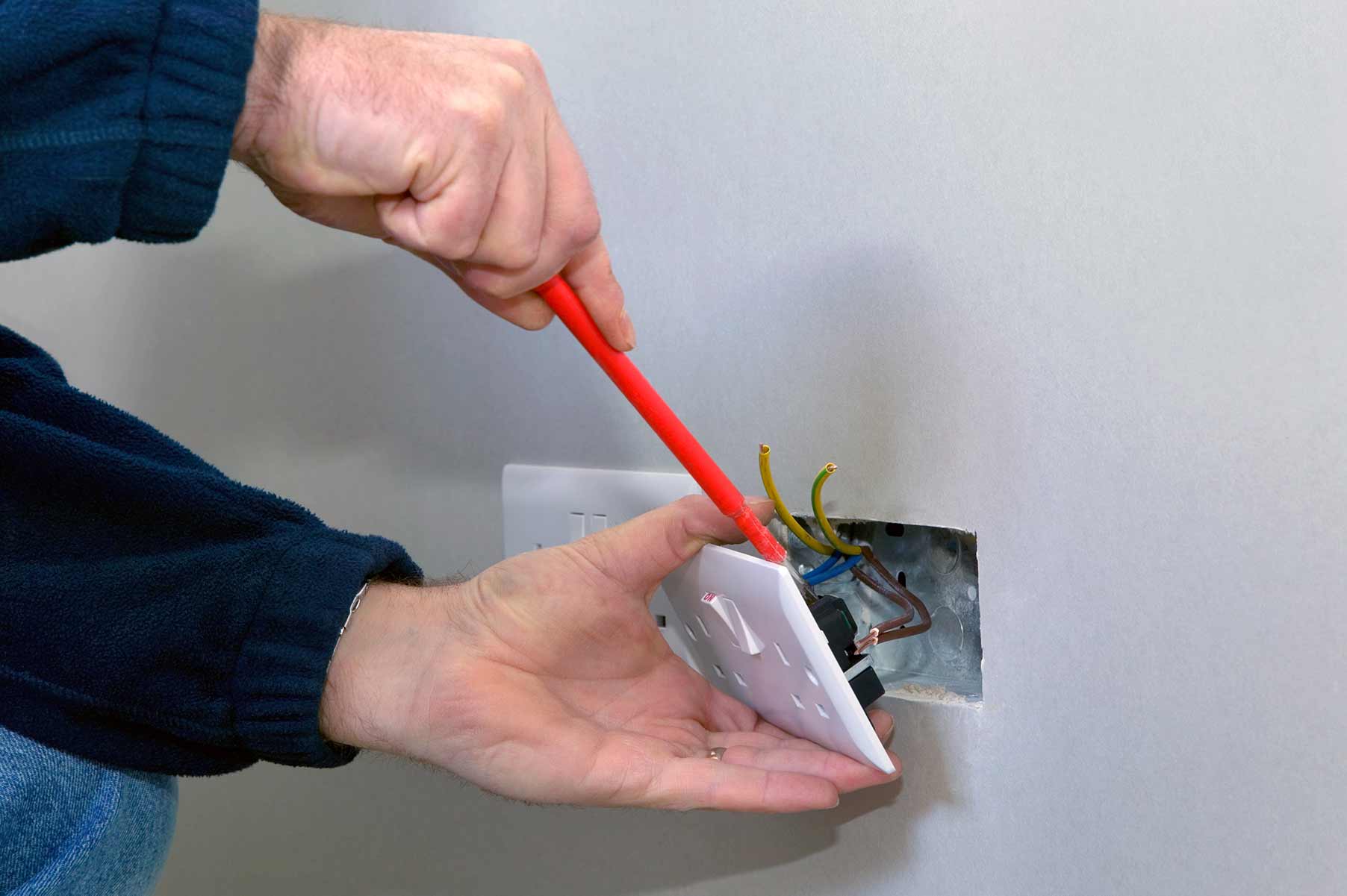 Our electricians can install plug sockets for domestic and commercial proeprties in Baldock and the local area. 